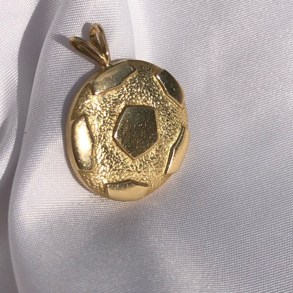 ⚽️Vintage solid 14k gold ONE OF A KIND! - Picture 13 of 16